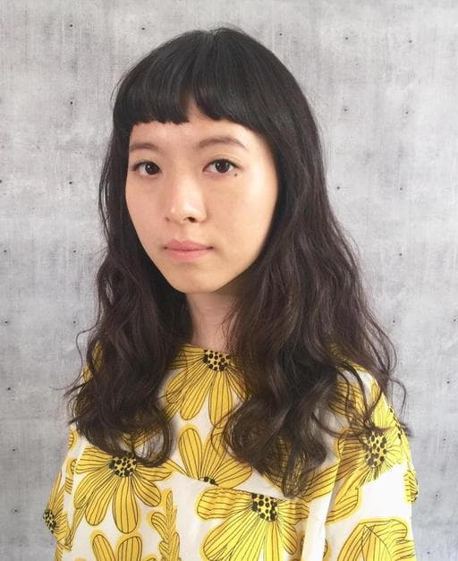 髮型設計師艾瑪女士、棕色系、女生長髮