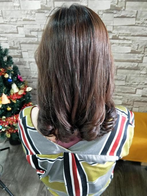 手撥卷、女生中長髮、韓系