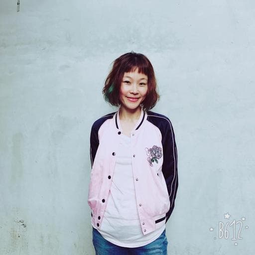 女生短卷髮-(耳下肩上)、灰色系、女生短髮