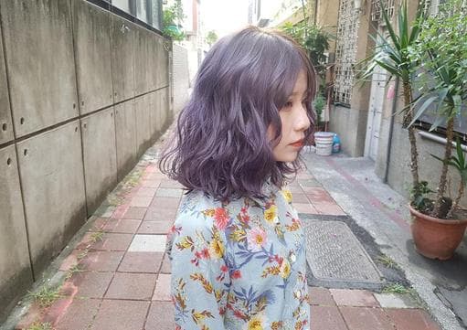 女生短卷髮-(耳下肩上)、紫外光髮色、日系