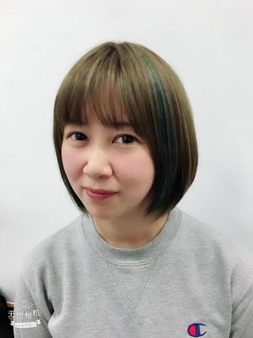 藍綠色、霧灰綠、女生短髮