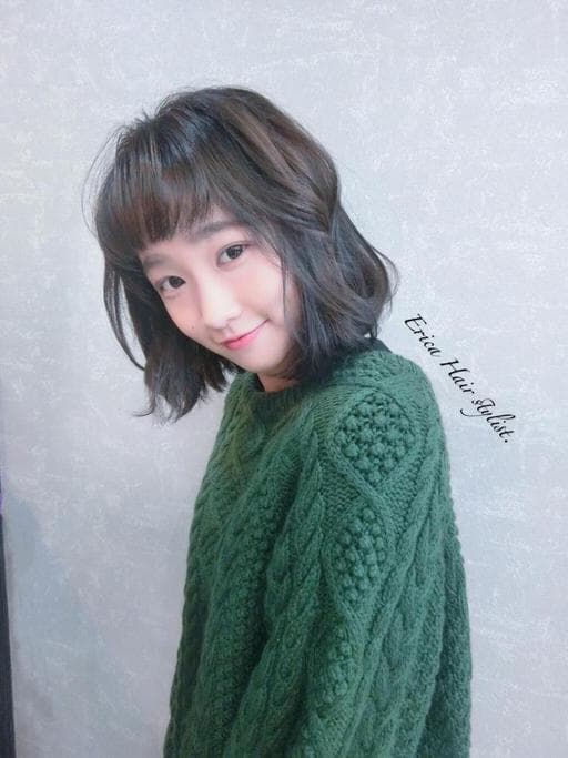 俏皮可愛、深可可、女生短卷髮-(耳下肩上)