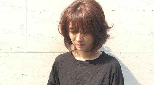 女生短卷髮-(耳下肩上)、棕色系、清新中短髮-(耳下肩上)