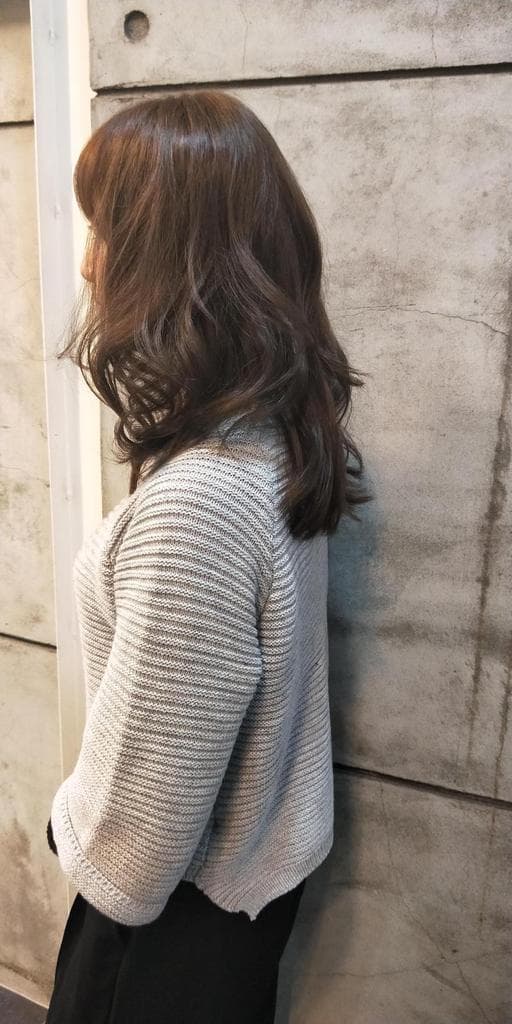 手撥卷、女生中長髮、士林區剪髮