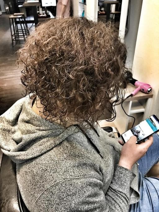 男生染髮、男生卷髮、嬉皮卷