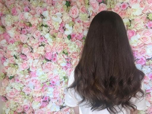 女生中長髮、手撥卷、空氣感卷髮
