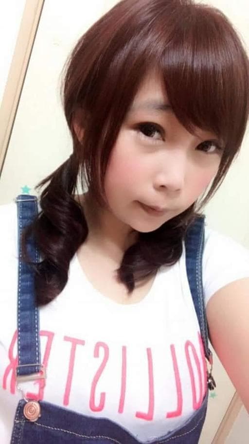 女生中長髮、女生染髮、春天花季髮色