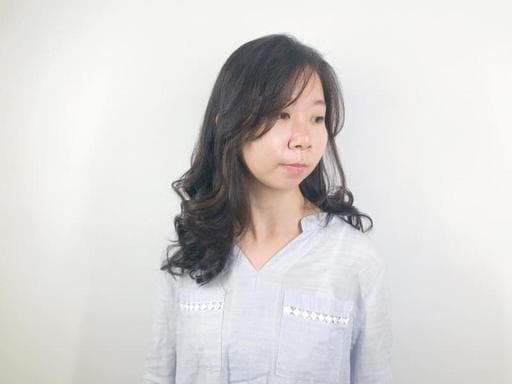 女生長髮、手撥卷、中正區剪髮