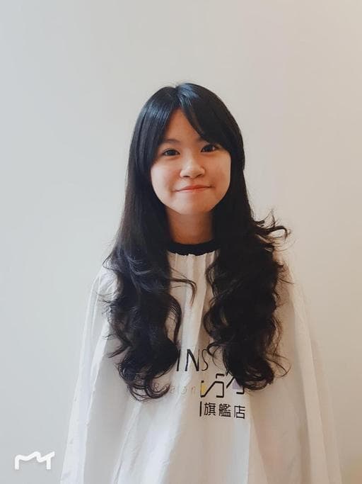 浪漫大卷、女生長髮、手撥卷