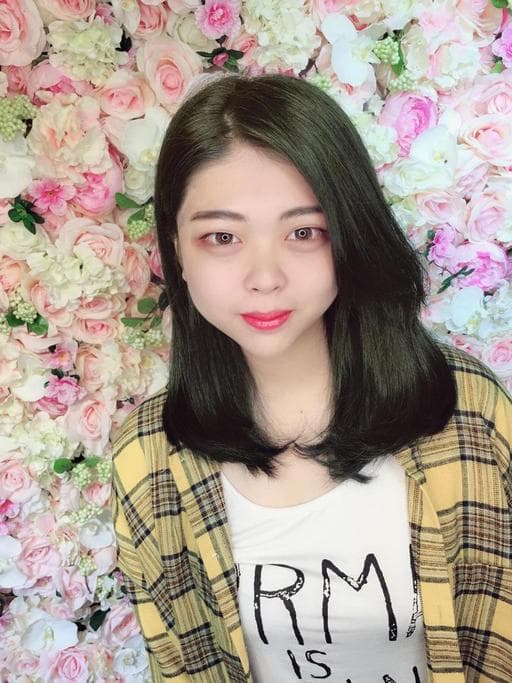 灰色系、女生染髮、女生中長髮