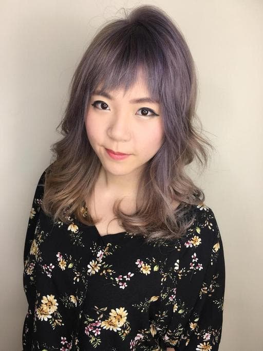 女生中長髮、灰色系、獨角獸髮色