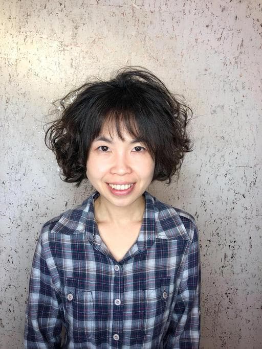 女生短髮、燙卷、蓬鬆感