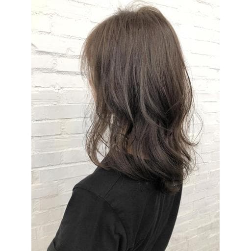 女生中長髮、棕色系、灰色系