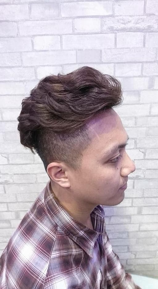 男生Undercut、棕色系、男生卷髮