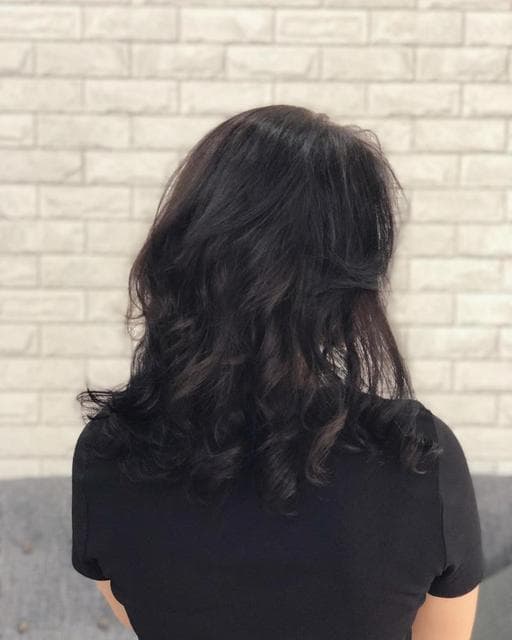 女生中長髮、質感溫塑、空氣感卷髮