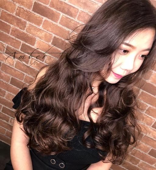 女生長髮