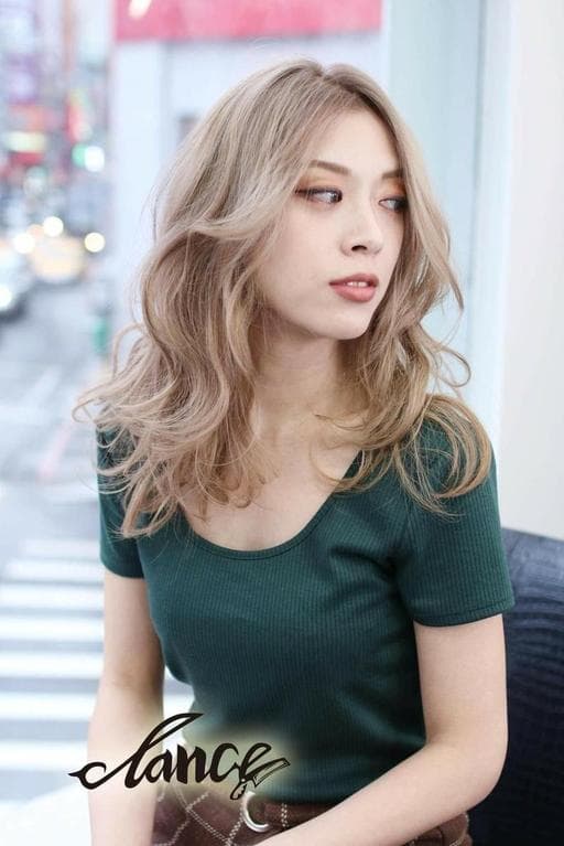 女生長髮、女生染髮、不用漂髮