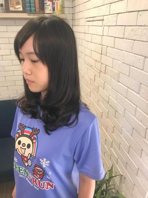 女生中長髮、手撥卷、高雄剪髮