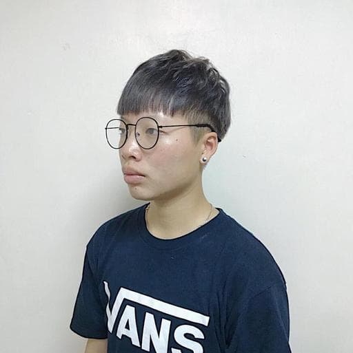 燙卷、男孩風女生短髮、灰色系