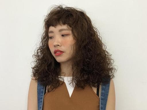 女生長髮、女生眉上瀏海、攝影造型