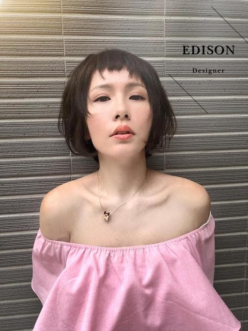 女生短髮、女生眉上瀏海、嬉皮卷