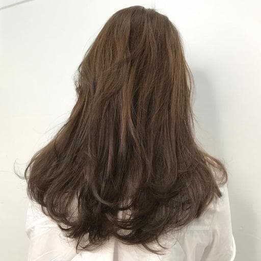 女生長髮