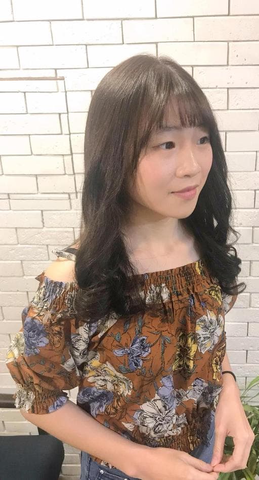 女生長髮、手撥卷、高雄剪髮