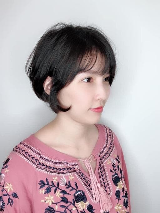 女生短髮、燙卷、蓬鬆感