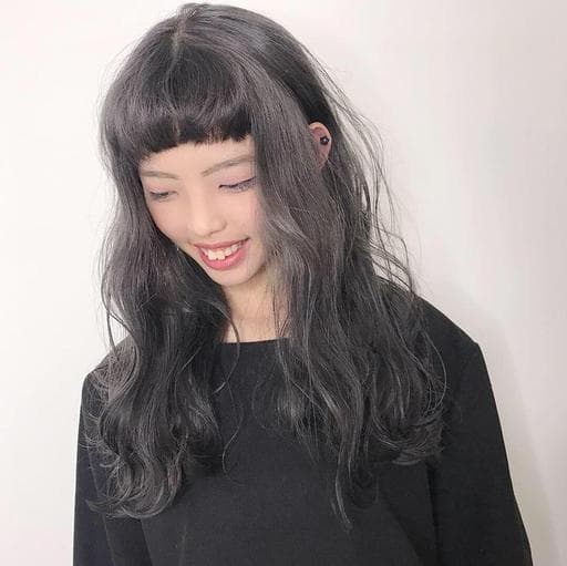 灰色系、女生長髮、縷光染髮