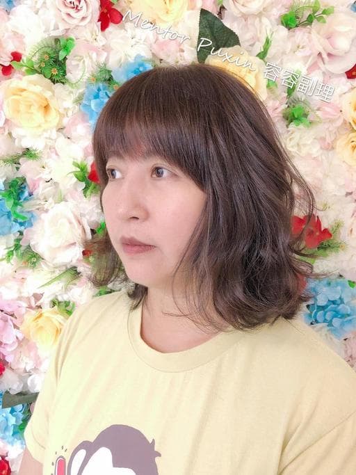棕色系、霧面質感、燙卷