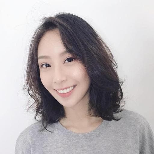 女生中長髮、空氣感卷髮、棕色系