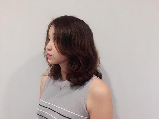 女生中長髮、微大捲、台中剪髮