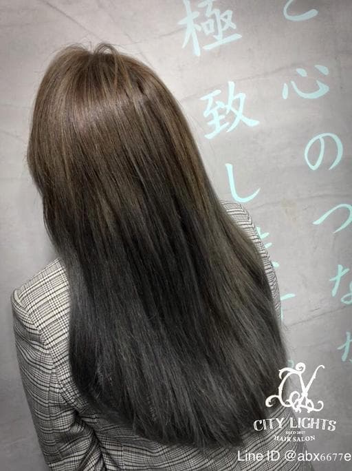 女生中長髮、漂色、灰色系