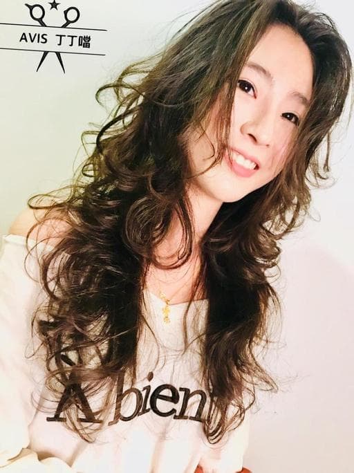 女生長髮