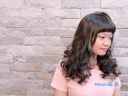 浪漫大卷、女生長髮、手撥卷