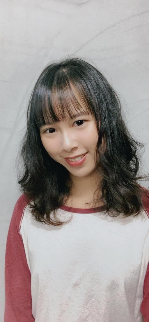 女生中長髮、空氣感卷髮、浪漫大卷