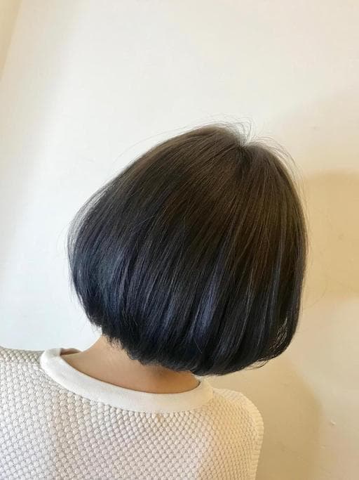 女生短髮、棕色系、霧面質感