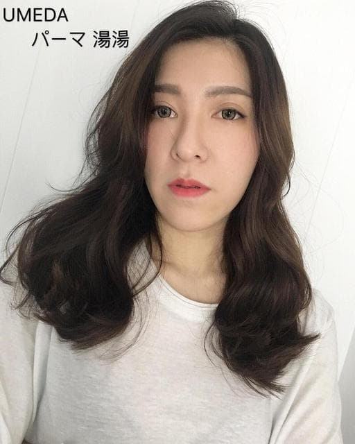 女生中長髮、微捲、空氣感卷髮