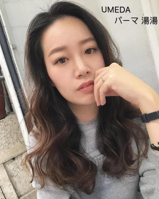 女生中長髮、空氣感卷髮、浪漫大卷