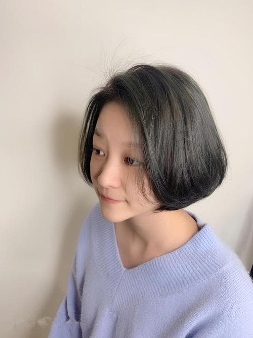 女生短髮、墨綠色、女生染髮