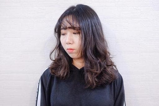 女生中長髮、質感溫塑、空氣感卷髮