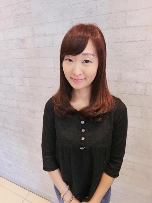 女生中長髮、微捲、質感溫塑
