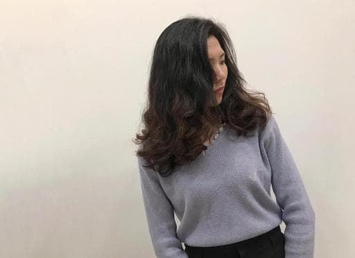 女生長髮、手撥卷、台北剪髮