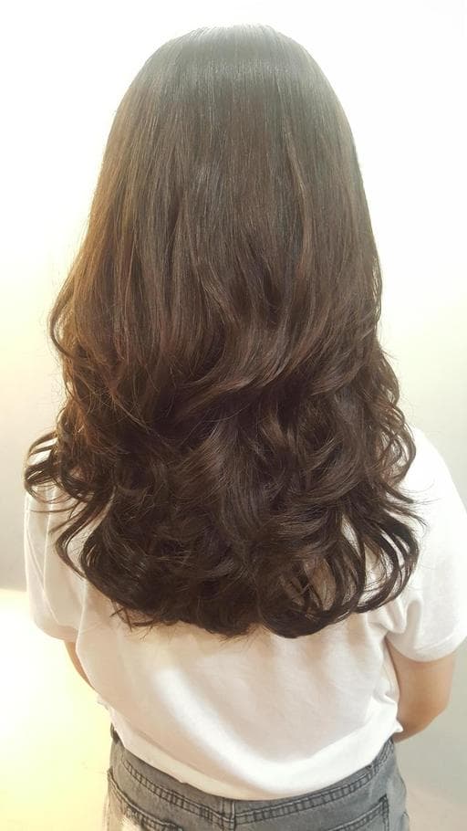 女生中長髮、質感溫塑、燙髮