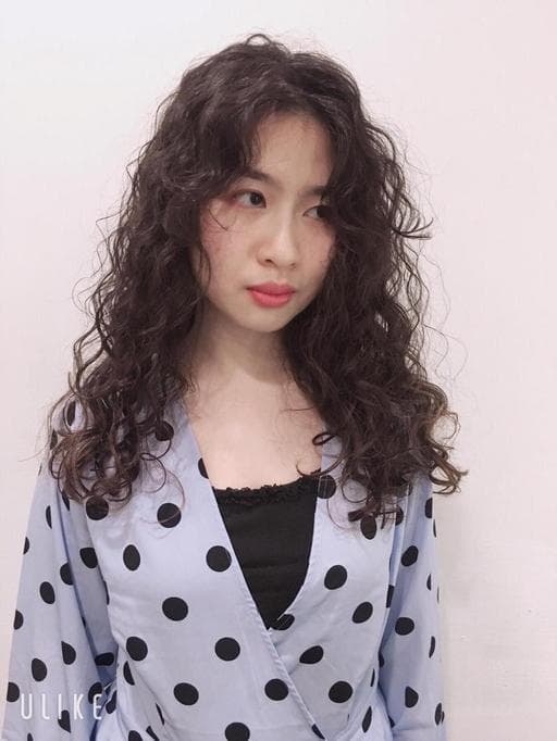 女生長髮、台北東區、嬉皮卷