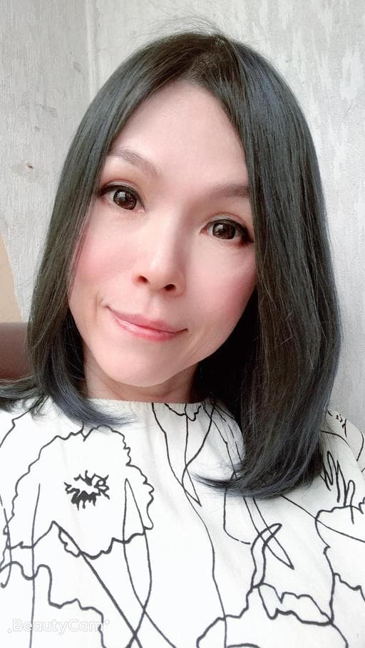 灰色系、女生染髮、長鮑伯