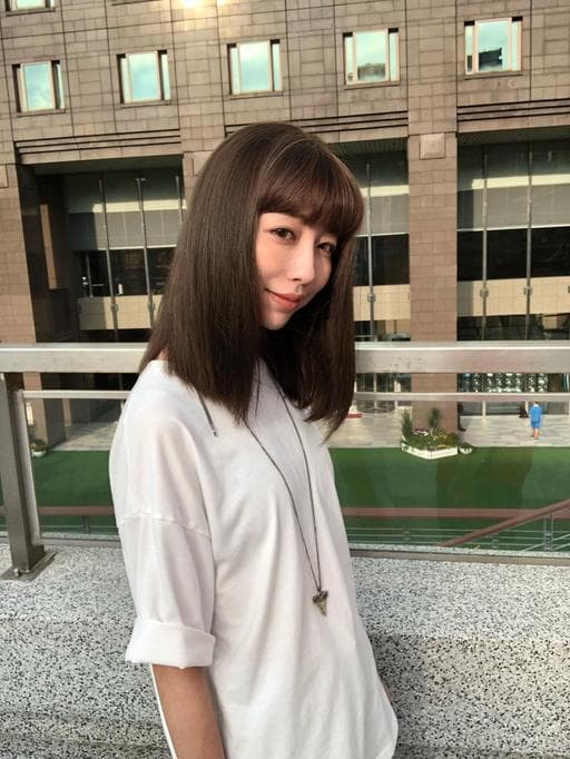 女生中長髮、特殊色、設計染