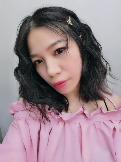 女生中長髮、燙卷、空氣感卷髮