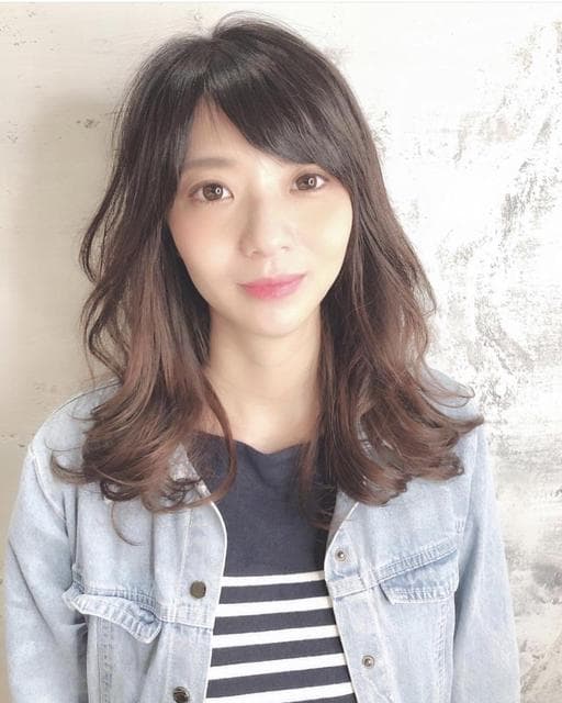 女生中長髮、新竹剪髮、女生捲髮