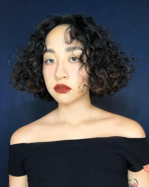 女生中長髮、質感溫塑、空氣感卷髮